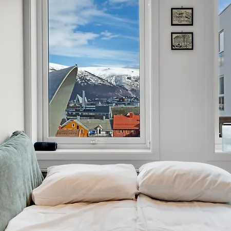 Amazing Skyline Views L Heart Of L Balcony Тромсё